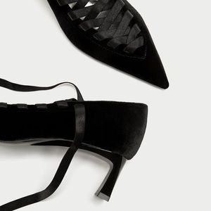 🍓NWT laced heel shoes